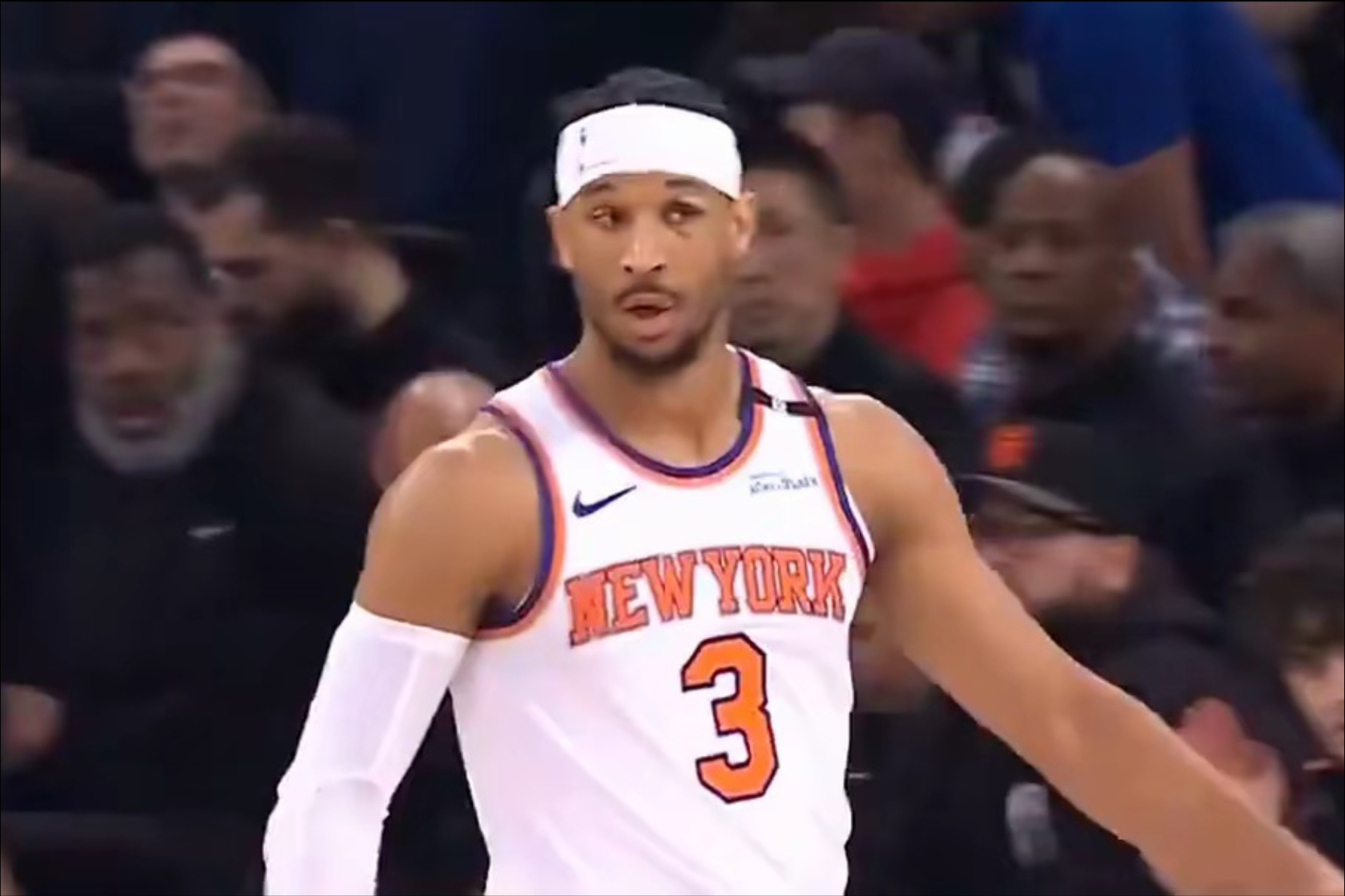 爱游戏APP-尼克斯鏖战太阳,东契奇统治全场