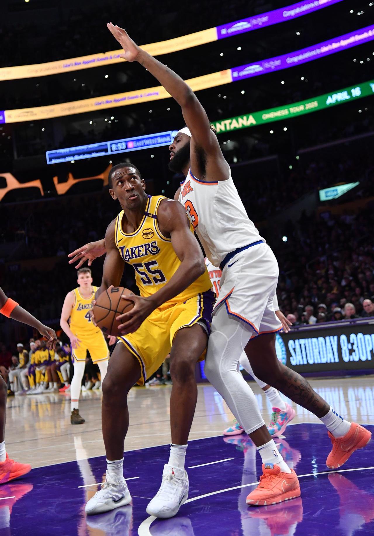 尼克斯鏖战太阳,东契奇统治全场 尼克斯鏖战太阳,东契奇统治全场