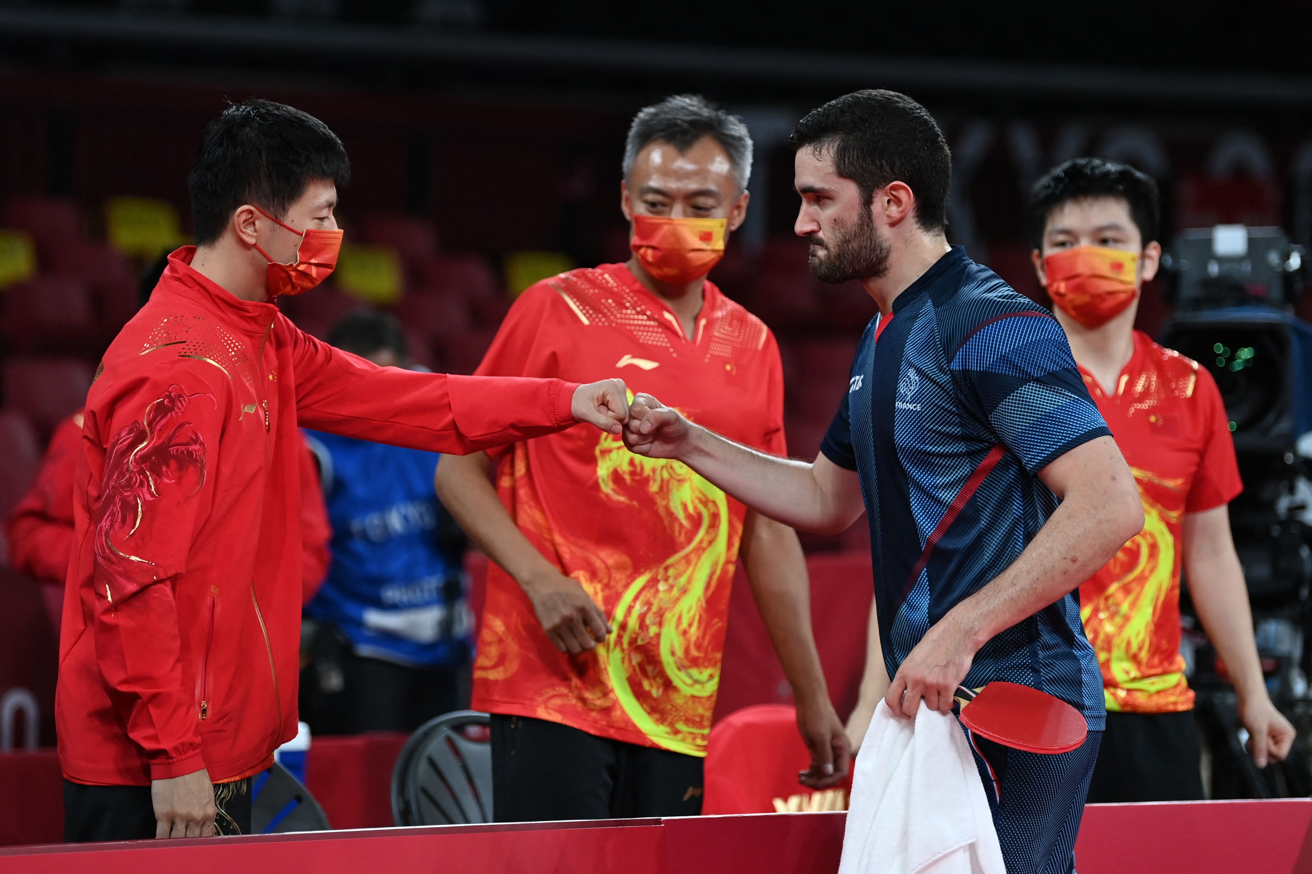 德国队横扫英格兰队,马龙带队取胜 德国队横扫英格兰队,马龙带队取胜