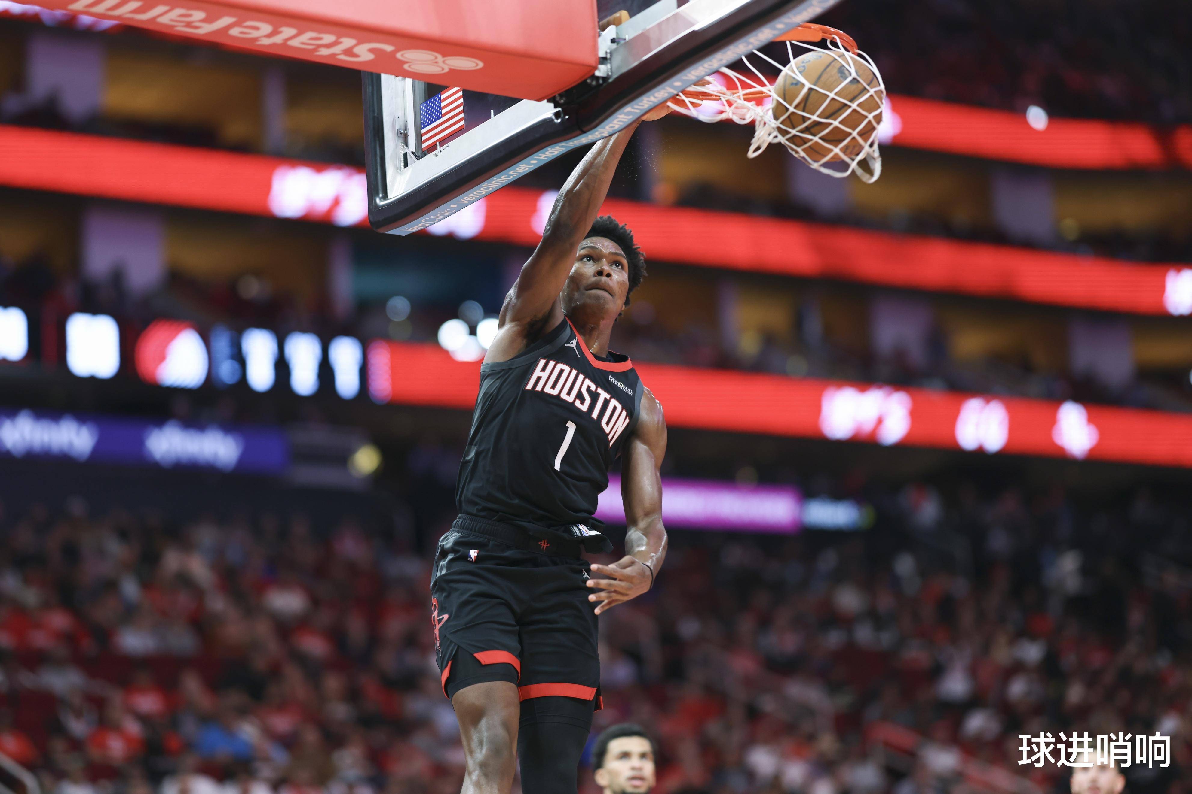 上海队险胜新疆队,杜兰特刷新纪录 上海队险胜新疆队,杜兰特刷新纪录