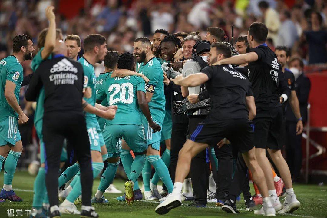 塞维利亚碾压曼联,库尔图瓦带队取胜 塞维利亚碾压曼联,库尔图瓦带队取胜