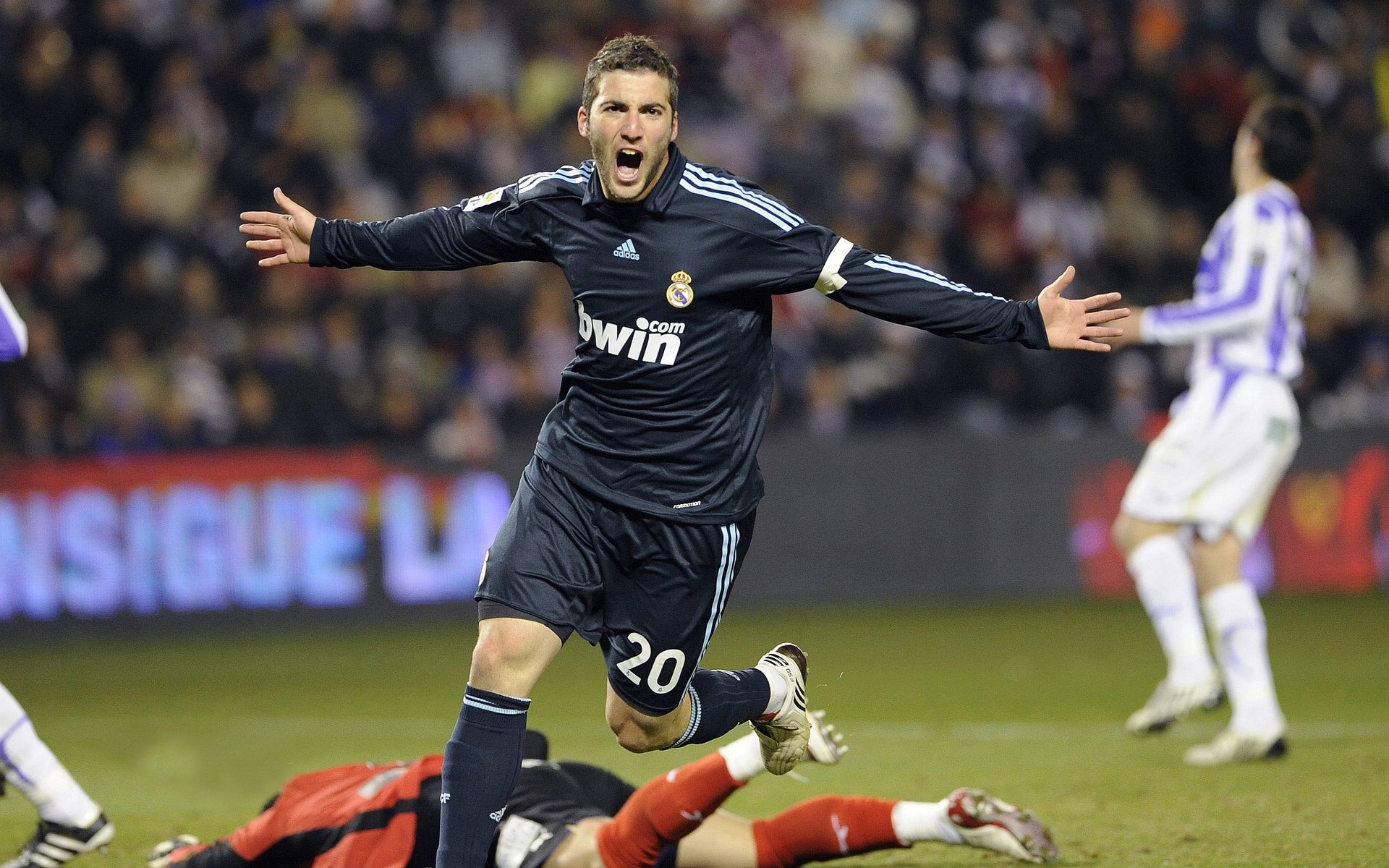 意甲焦点战之夜，利拉德完成自我救赎